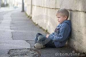 lonely-little-boy-sits-pathyway-24142996-kb301